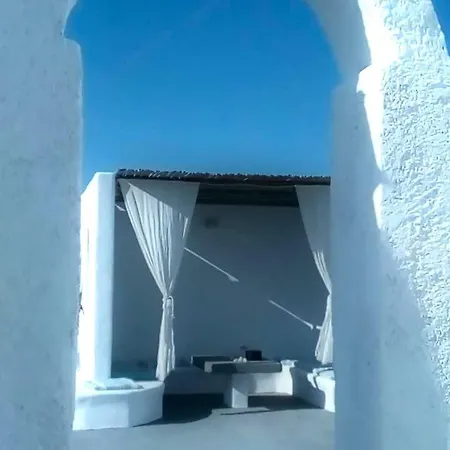 Апартаменты White 3 *